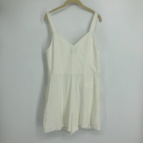 Aritzia Little Moon White Petunia short romper size 10 - Picture 6 of 16